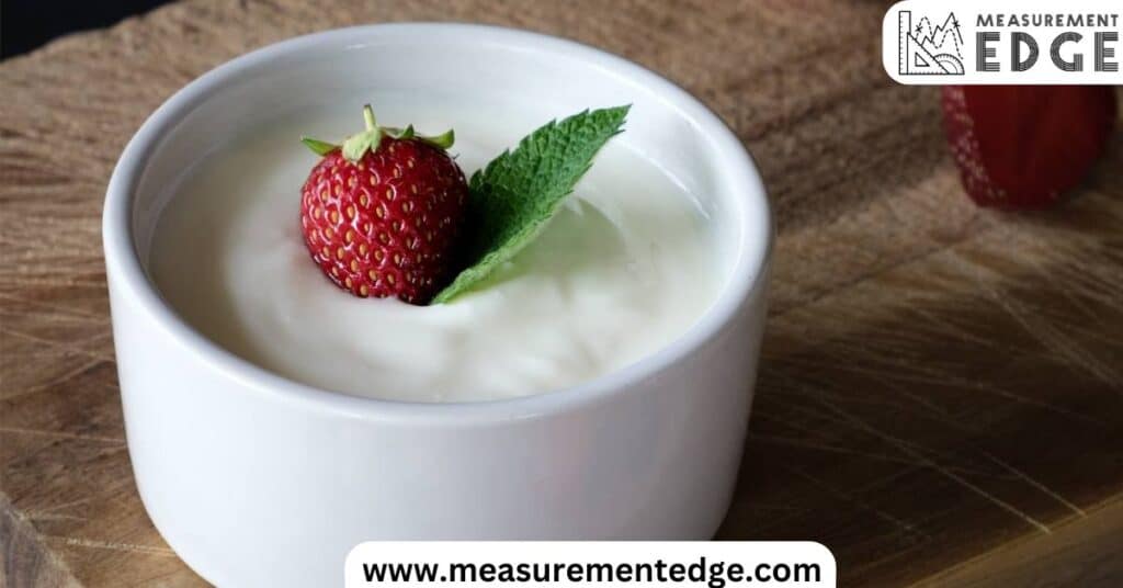 How Much is 100 ML? 10 Common Comparisons (+ Pics) Small Yogurt Cup